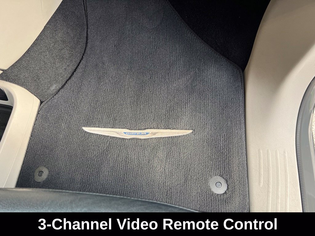 Used 2022 Chrysler Pacifica Touring-L w/ Uconnect Theater Family Group FWD image 24