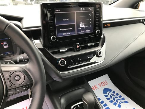 Used 2022 Toyota Corolla SE w/ Carpet Mat Package (TMS) image 16