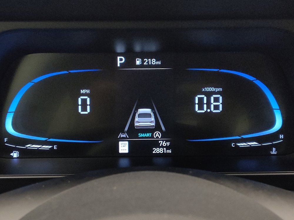Used 2025 Hyundai Elantra SE FWD image 23