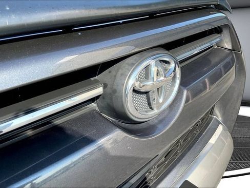 Used 2020 Toyota 4Runner TRD Off-Road Premium w/ Moonroof Package AWD/4WD image 35