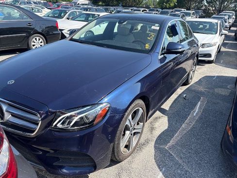 Used 2020 Mercedes-Benz E 350 4MATIC Sedan image 4
