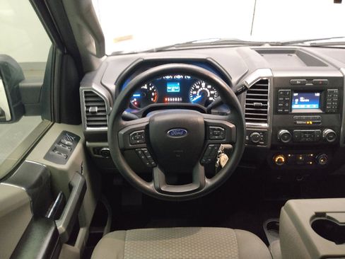 Used 2016 Ford F150 XLT AWD/4WD image 22