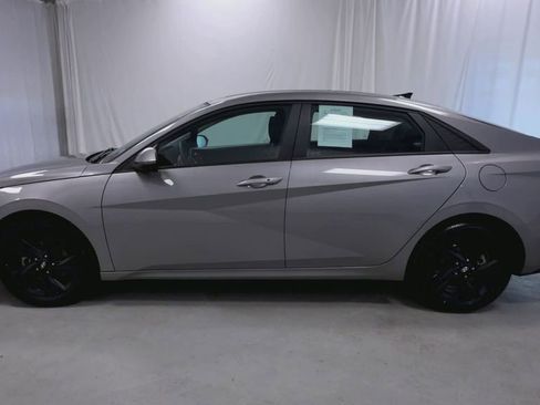 Used 2023 Hyundai Elantra SEL image 5