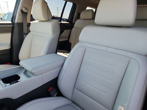 New 2026 Hyundai Santa Fe Limited FWD image 16