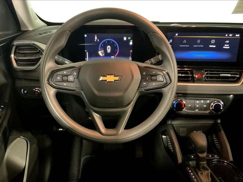 Used 2025 Chevrolet TrailBlazer LT AWD/4WD image 5