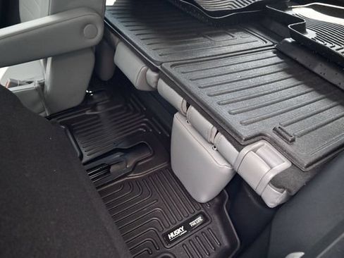 Used 2022 Toyota Highlander XLE AWD/4WD image 26