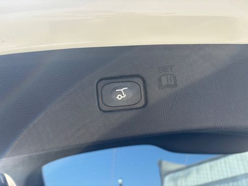 Certified 2023 Ford Edge SEL w/ Convenience Package image 9