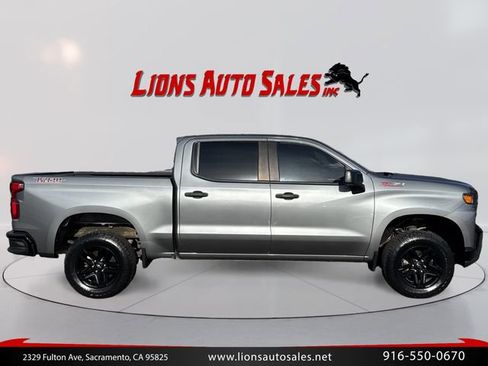 Used 2019 Chevrolet Silverado 1500 Custom Trail Boss w/ Custom Convenience Package AWD/4WD image 4