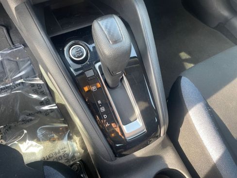 Used 2025 Nissan Versa SV image 39