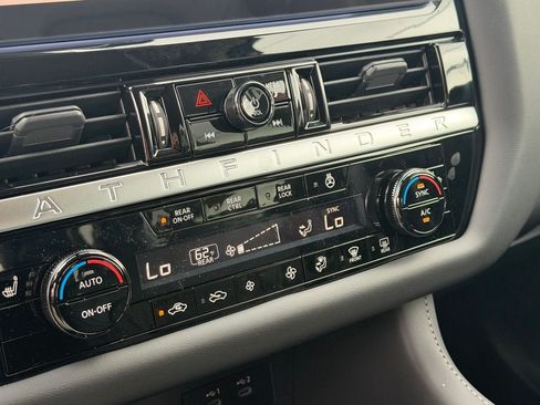 New 2026 Nissan Pathfinder SL FWD image 17