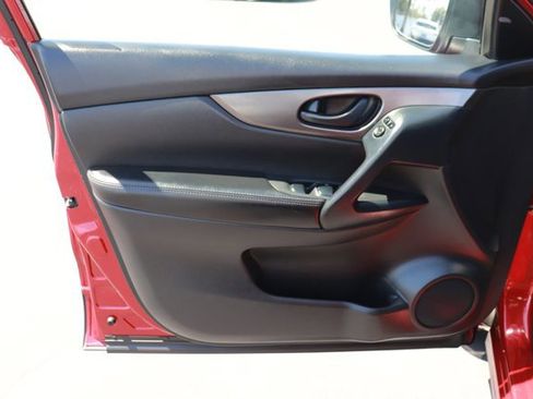 Used 2020 Nissan Rogue Sport S w/ Appearance Package FWD image 9