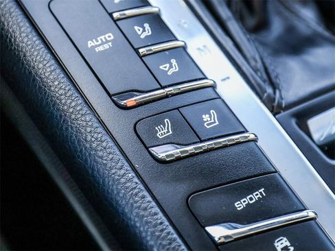 Used 2018 Porsche Macan image 29