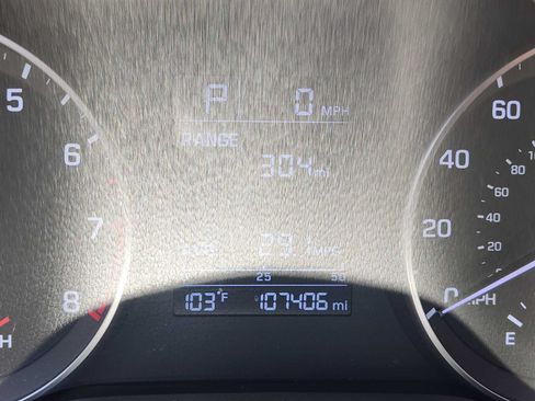 Used 2017 Hyundai Elantra SE FWD image 15