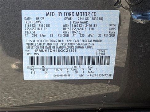 New 2025 Ford Explorer Active w/ Active Comfort Package image 17