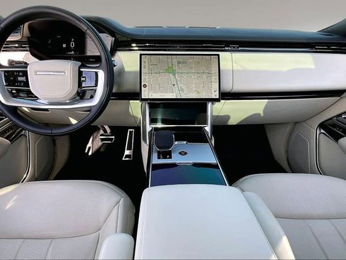 Used 2025 Land Rover Range Rover SE image 7