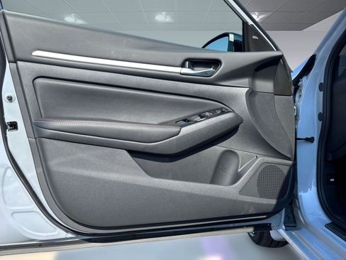 New 2025 Nissan Altima 2.5 SR w/ SR Premium Package image 22