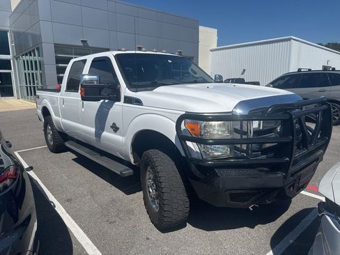 Used 2013 Ford F250 Lariat w/ Lariat Ultimate Pkg image 2