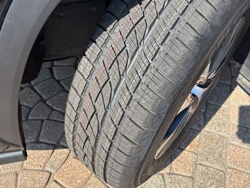 Used 2022 Toyota Highlander XLE image 10