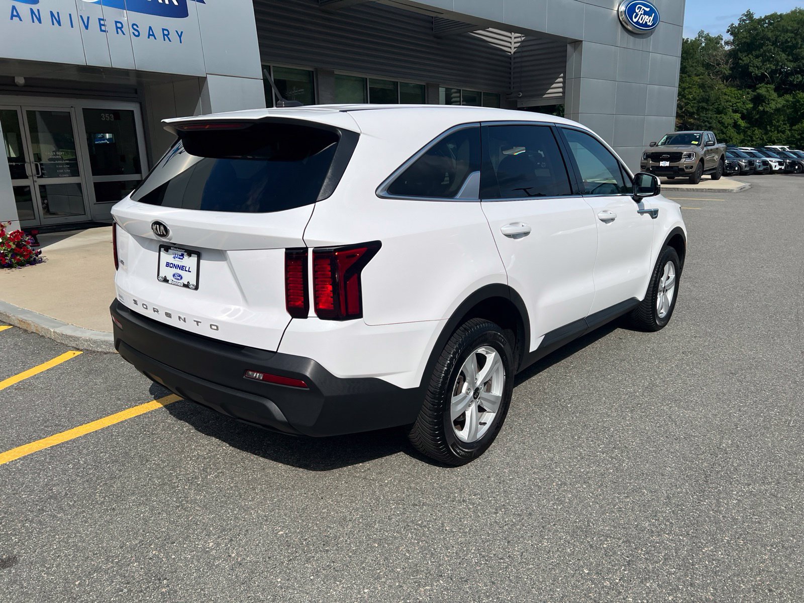 Used 2021 Kia Sorento LX AWD/4WD image 7