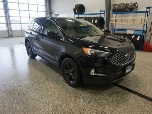 Used 2024 Ford Edge SEL w/ Convenience Package image 6