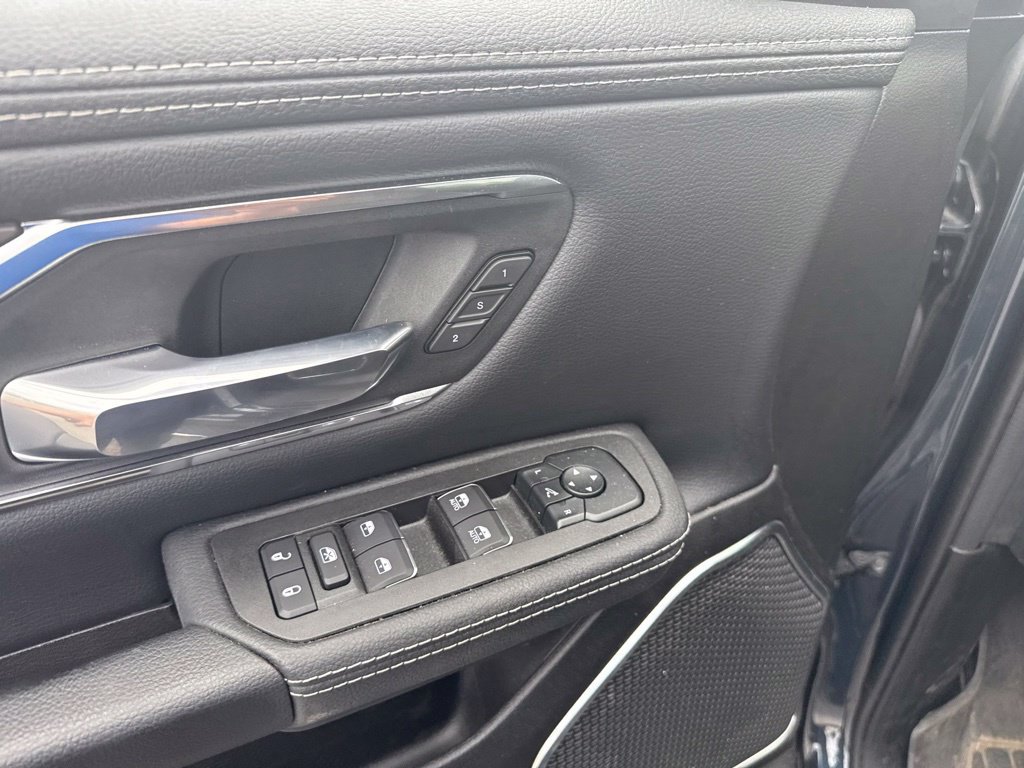 Used 2026 RAM 1500 Laramie w/ Sport Appearance Package AWD/4WD image 8