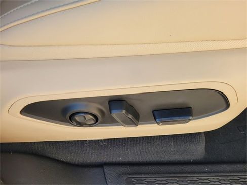 New 2025 Jeep Grand Cherokee Limited image 18