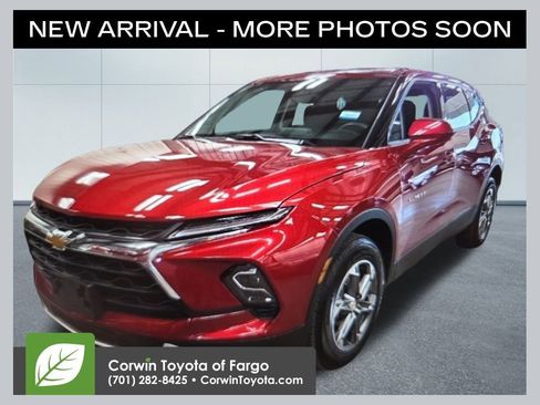 Used 2025 Chevrolet Blazer LT image 1