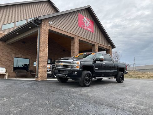 Used 2017 Chevrolet Silverado 3500 High Country w/ Duramax Plus Package image 38