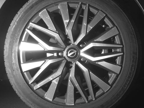 Used 2025 Nissan Altima 2.5 SV FWD image 13