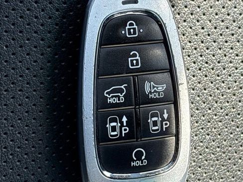 Used 2022 Hyundai Santa Fe Limited AWD/4WD image 23