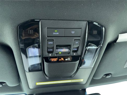 Used 2024 Lexus GX 550 image 34