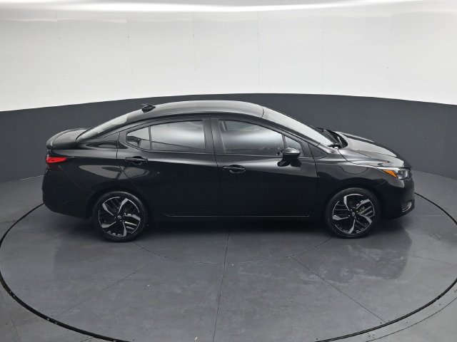 Used 2024 Nissan Versa SR FWD image 24