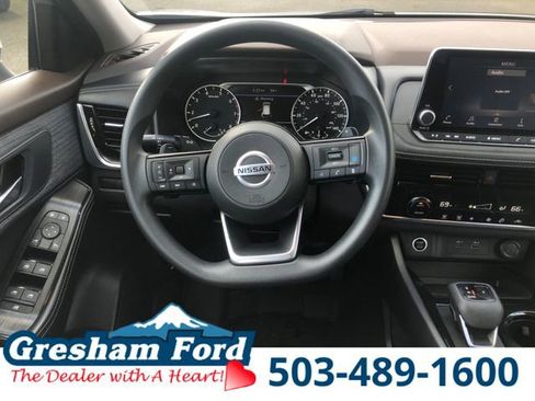 Used 2021 Nissan Rogue SV image 19