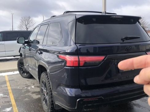 Used 2024 Toyota Sequoia Platinum image 4