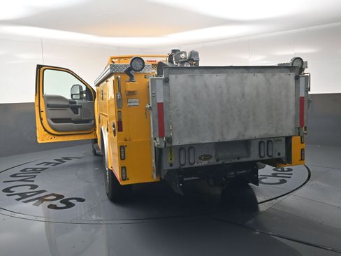 Used 2022 Ford F350 XL w/ Power Equipment Group image 32