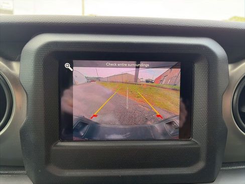 Used 2021 Jeep Gladiator Sport image 19