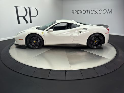 Used 2019 Ferrari 488 GTB RWD image 9