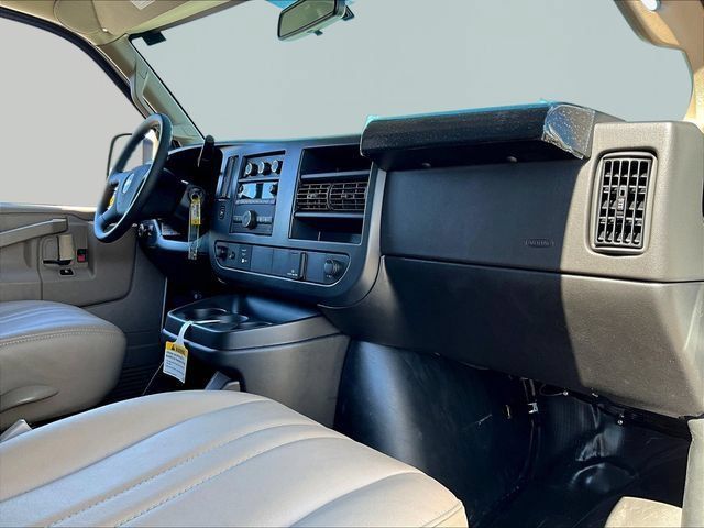 New 2026 Chevrolet Express 2500 RWD image 6