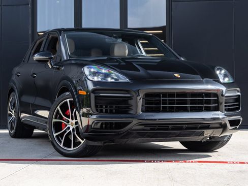 Certified 2023 Porsche Cayenne GTS AWD/4WD image 6