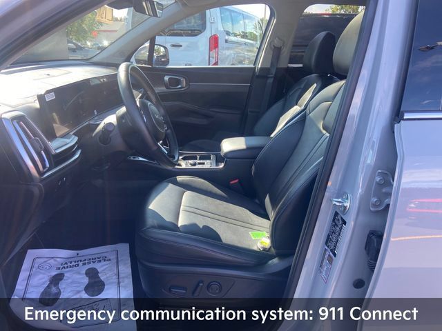 Used 2025 Kia Sorento EX w/ Panoramic Sunroof Package FWD image 13