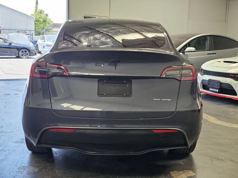 Used 2022 Tesla Model Y Long Range AWD/4WD image 3