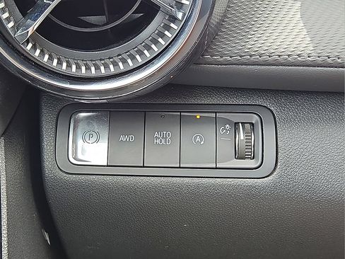 Used 2025 Chevrolet Equinox LT AWD/4WD image 24