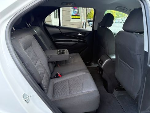 Used 2018 Chevrolet Equinox LT AWD/4WD image 22