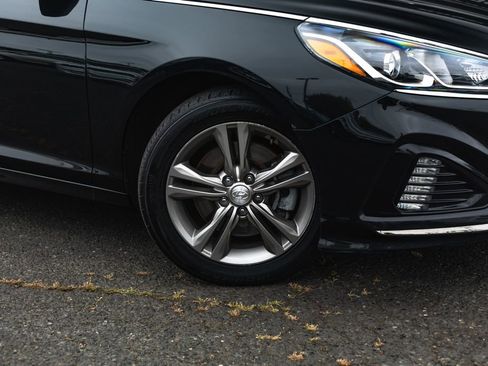 Used 2019 Hyundai Sonata SEL w/ Tech Package 02 FWD image 4