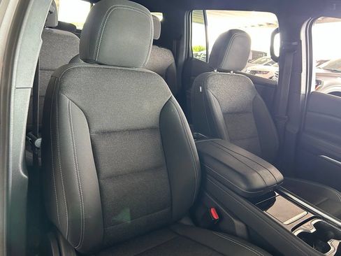 Used 2024 Chevrolet Traverse LT AWD/4WD image 46