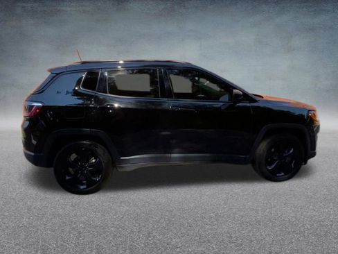 Used 2019 Jeep Compass Latitude FWD image 26