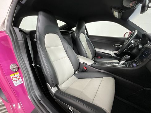 Used 2024 Porsche 718 Cayman image 20