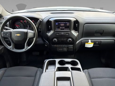 Used 2025 Chevrolet Silverado 1500 Custom image 3