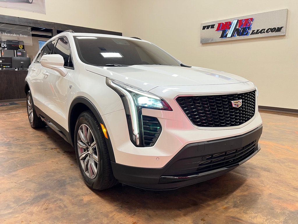 Used 2023 Cadillac XT4 Sport w/ Driver Assist Package AWD/4WD image 3