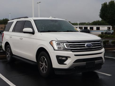 Used 2020 Ford Expedition XLT AWD/4WD image 3